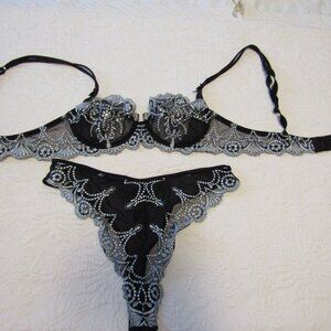 LISE CHARMEL Silver & Black 32B Demi Bra & Matching Thongs Size L/Large